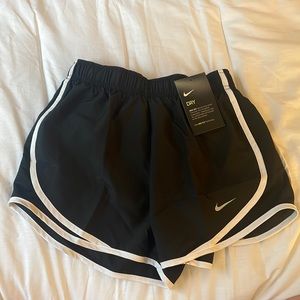 NWT Women’s XS Black Nike Shorts